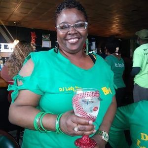 Meet your Posher, Nanette